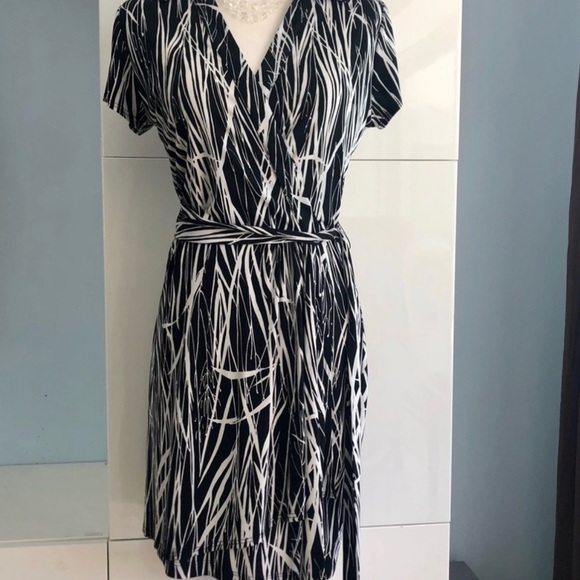 Karen Kade (size L) Black and White Cascade Faux Wrap Dress - Picture 2 of 11